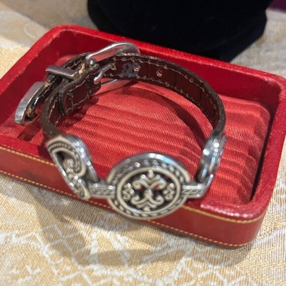 BRIGHTON “Fleur De Lis” Hearts Brown Leather BRACELET - Picture 4 of 10